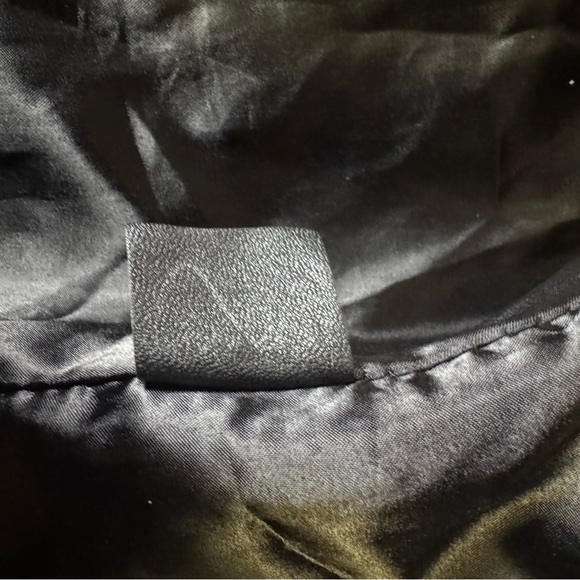 Vintage Danier Elegant Black Leather biker style Jacket - Picture 5 of 9